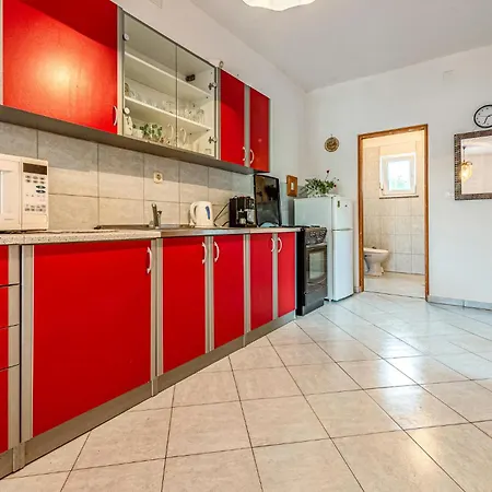 Apartamento Cozy In With Kitchen