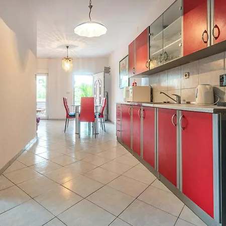 Cozy In With Kitchen Vir