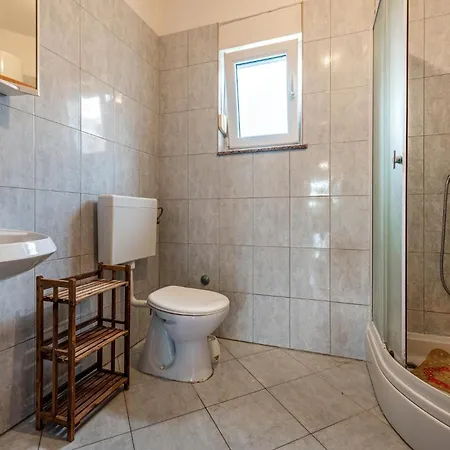 Two-bedroom In Apartamento